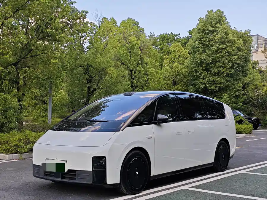 Li Auto MEGA