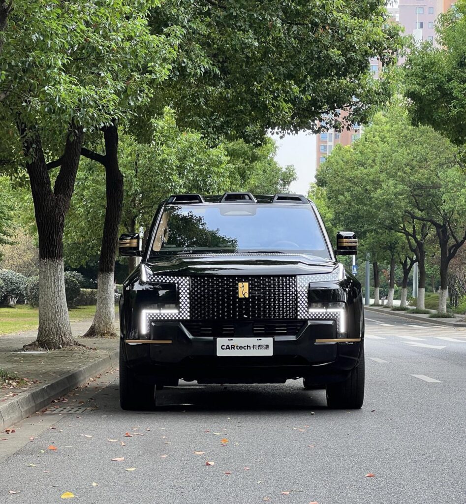 Yangwang U8L 2025 Dingshi Edition - Premium Electric SUV